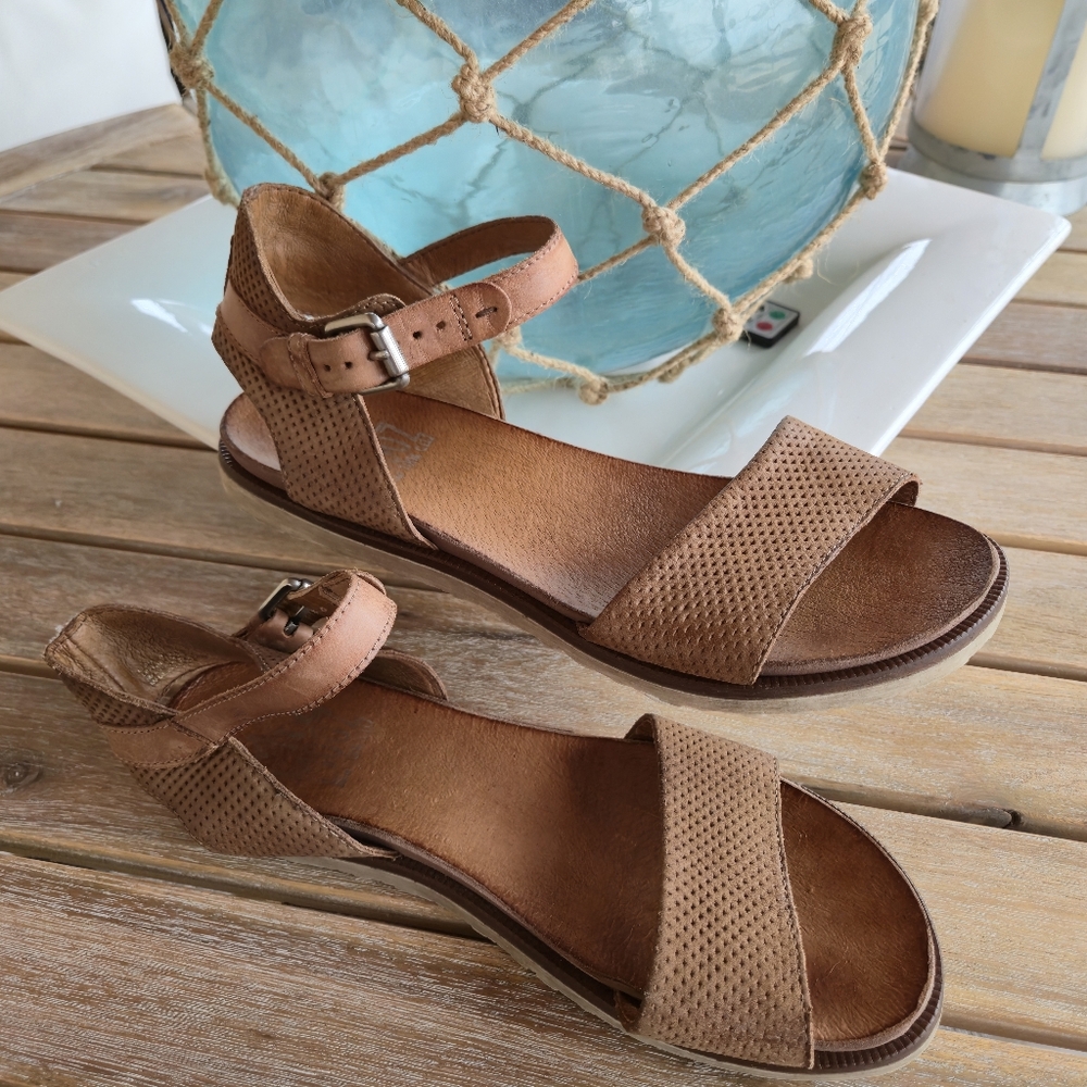 Miz Mooz Perforated Leather Sandals Strap Ankle Women 40 9 9.5 Casual Summer EUC - Picture 9 of 15